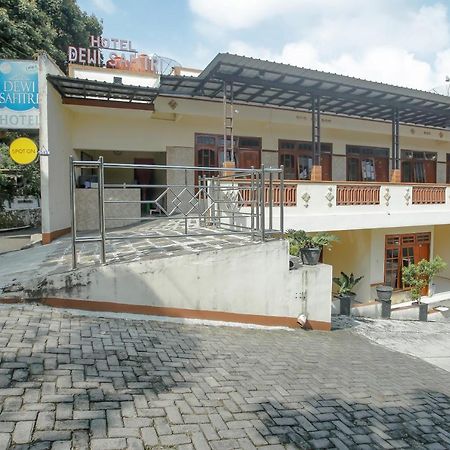 Spot On 90092 Dewi Safitri Hotel เซอมารัง ภายนอก รูปภาพ