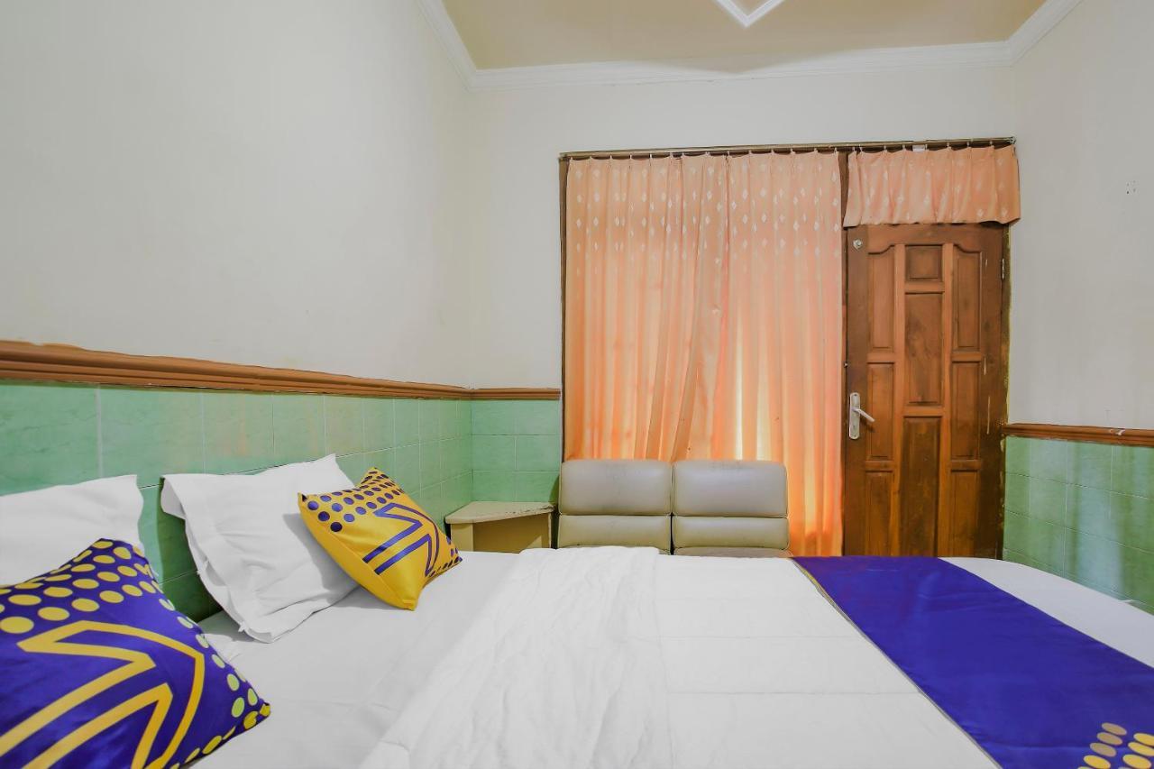 Spot On 90092 Dewi Safitri Hotel เซอมารัง ภายนอก รูปภาพ