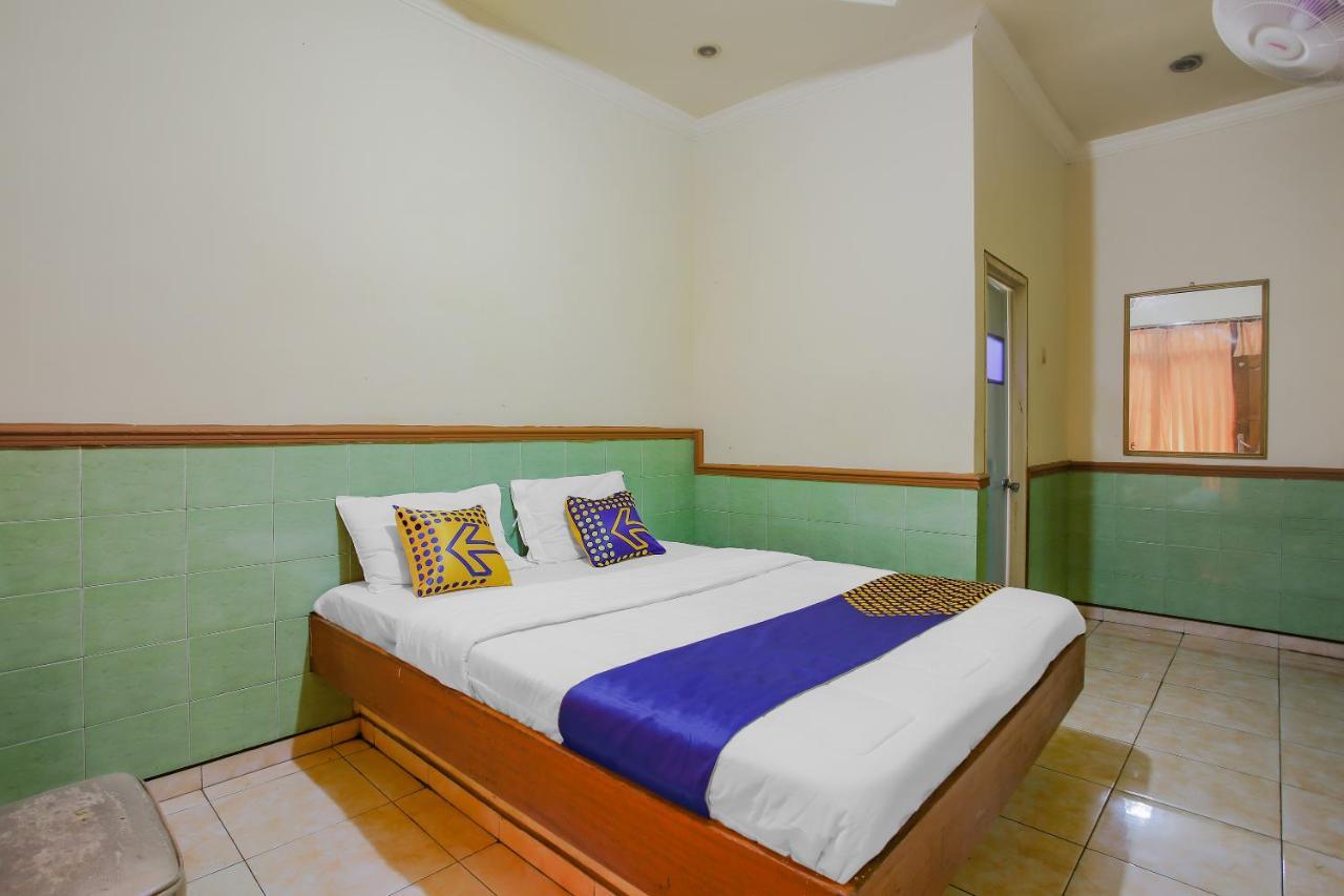 Spot On 90092 Dewi Safitri Hotel เซอมารัง ภายนอก รูปภาพ