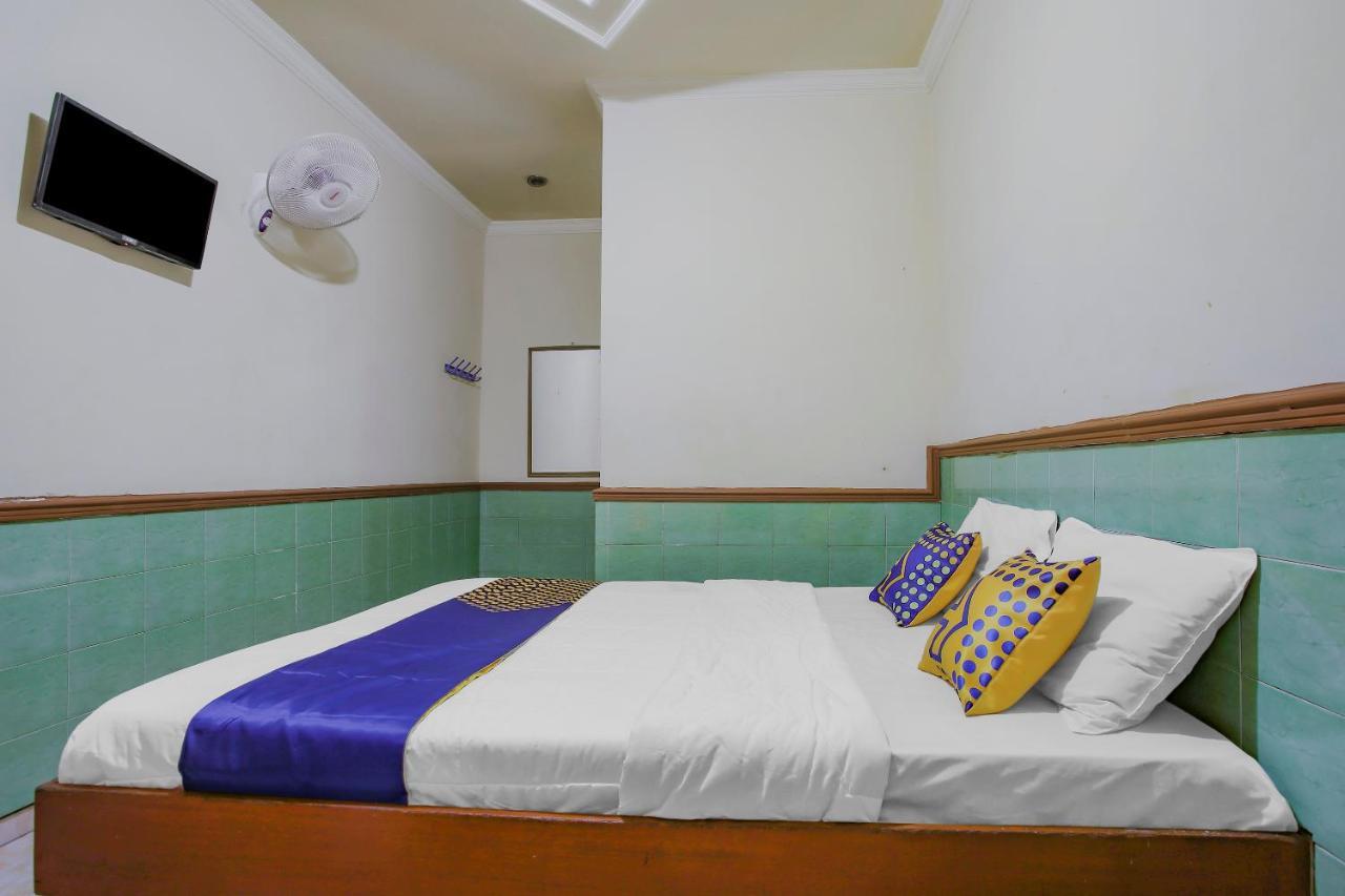 Spot On 90092 Dewi Safitri Hotel เซอมารัง ภายนอก รูปภาพ