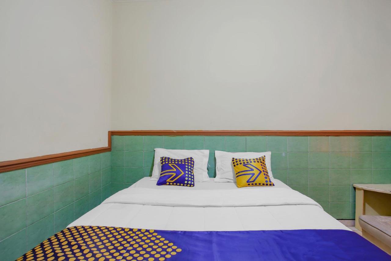 Spot On 90092 Dewi Safitri Hotel เซอมารัง ภายนอก รูปภาพ